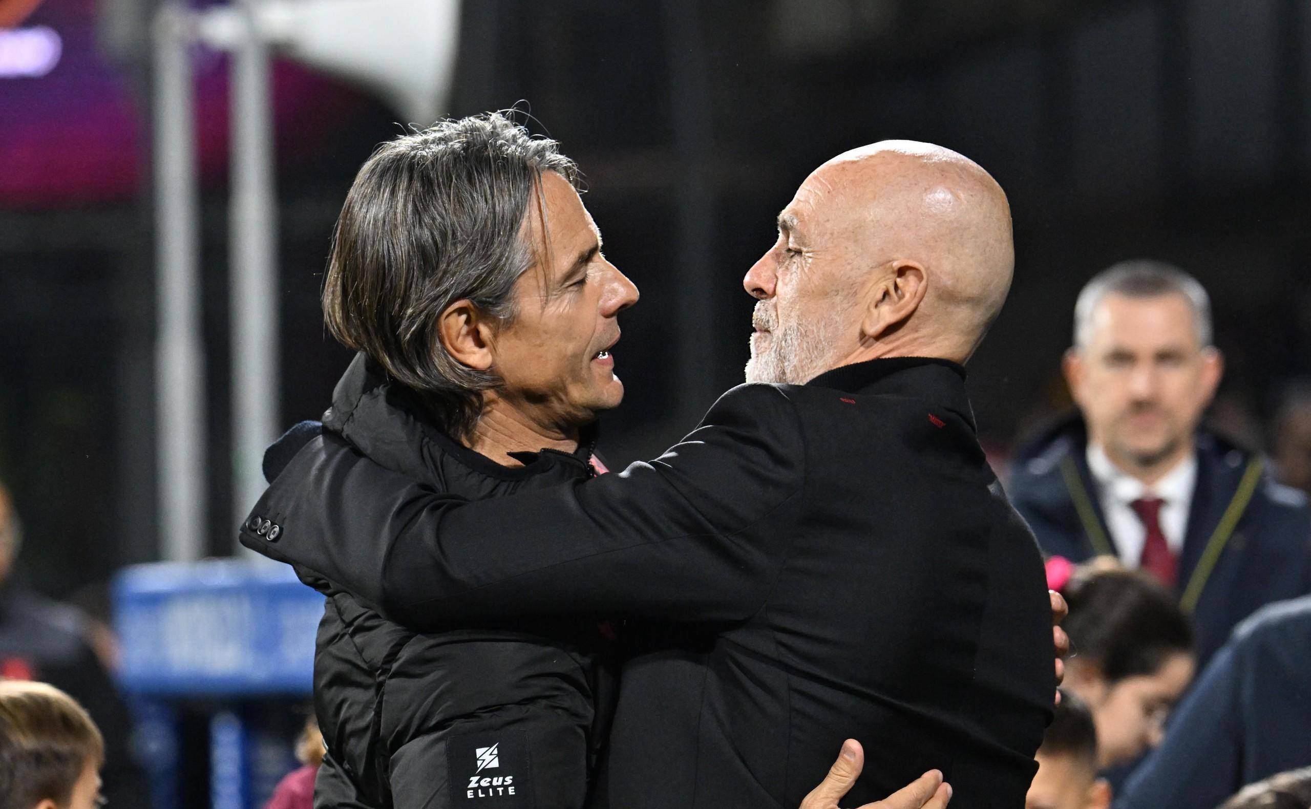 随着全球足 随着全球足