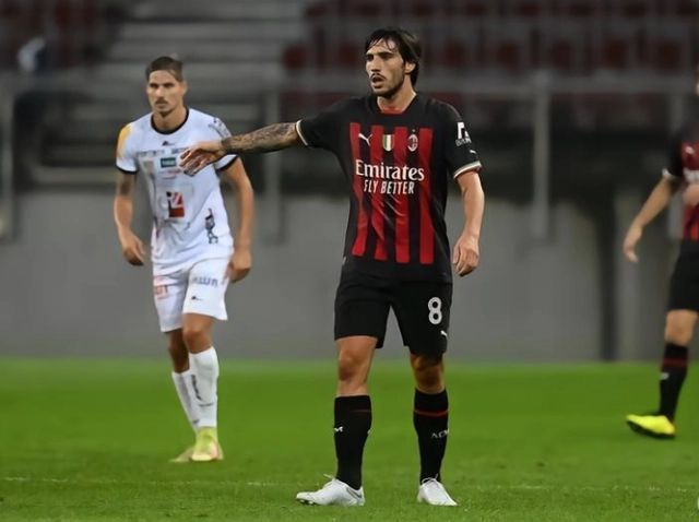 现代足球中 现代足球中